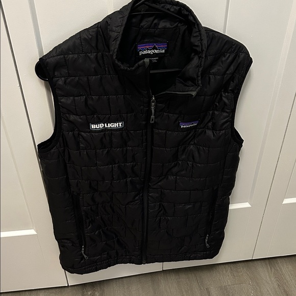 Patagonia Black Quilted puffer vest with Bud Light Patch - Picture 2 of 4